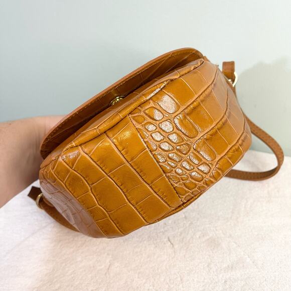 Valentina Today Is Your Best Day Italian Leather Crocodile Print Crossbody Bag - Picture 4 of 10